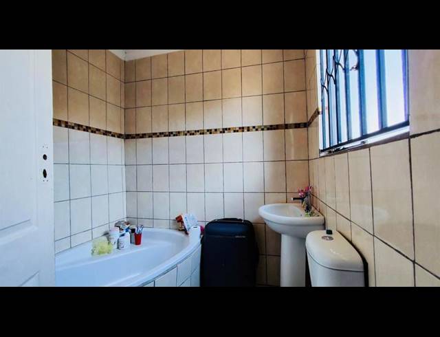 3 BEDROOM HOUSE FOR SALE IN WINDMILL PARK